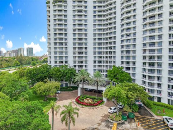 3300 NE 192nd St #1216 Miami, FL 33180